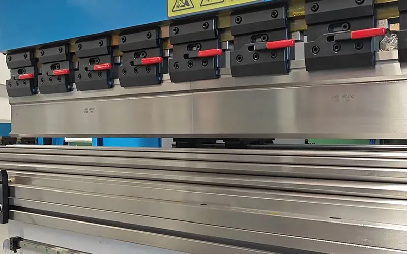 press-brake-machine9